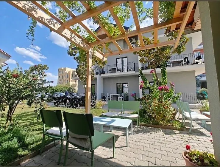 Vila Lazri Shëngjin Affittacamere