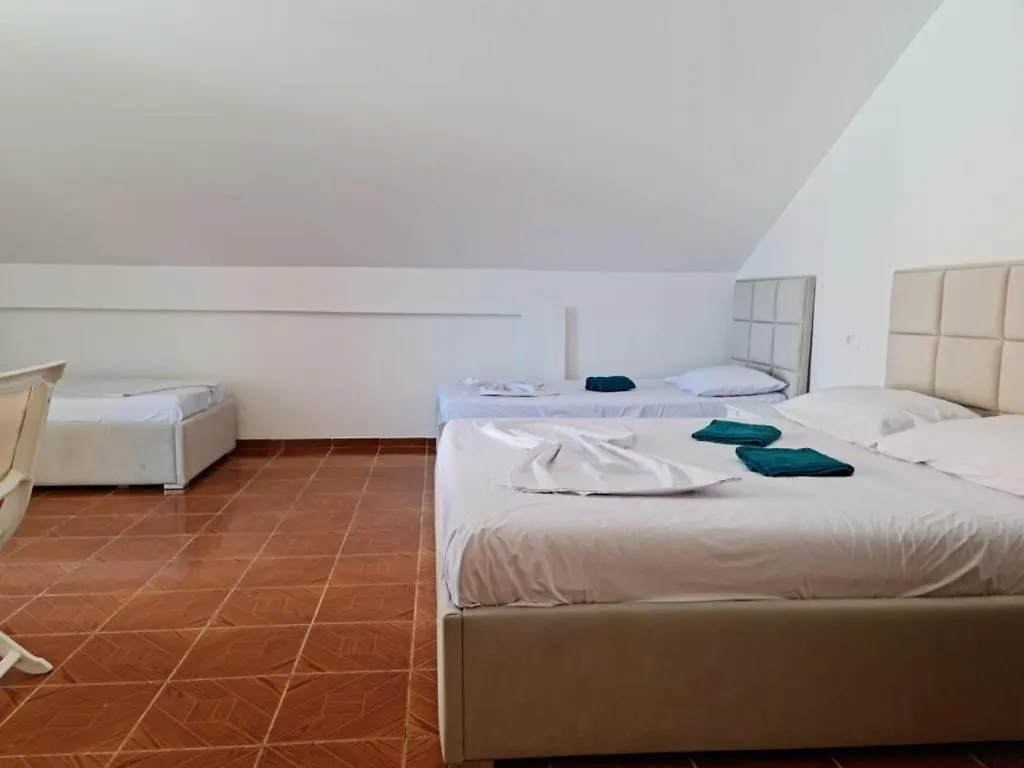 Konukevi Vila Lazri Shëngjin
