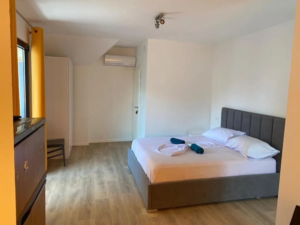 Guest house Vila Lazri Shengjin